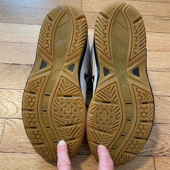 Mizuno Cyclone Speed 3 White and Black Athletic Sneakers Women’s 9 - Picture 8 of 11